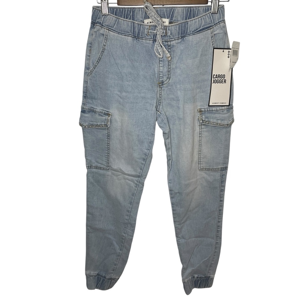 Almost Famous NWT Light Wash Cargo Joggers embellished size S